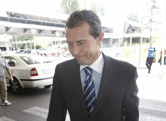 Emilio Butragueo ejerci de embajador por el mundo del Real Madrid