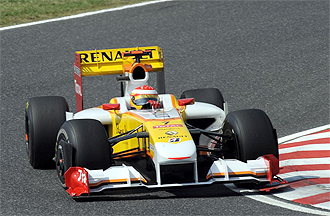 Fernando Alonso, a los mandos de su Reanult en Japn.