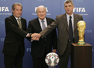 Gilberto Madail, Joseph Blatter y ngel Mara Villar