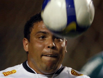 Ronaldo, en un partido con el Corinthians