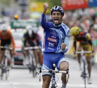 Juanjo Cobo celebrando su victoria en la pasada edicin de la Vuelta a Espaa.