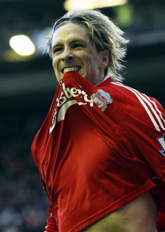 Torres celebra un gol con el Liverpool.