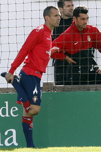 Puñal, en un entrenamiento con Osasuna.