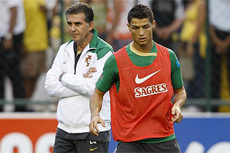 Queiroz y Cristiano, en un entrenamiento con Portugal