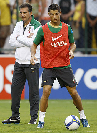 Cristiano y Queiroz en un entrenamiento de Portugal