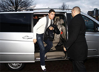 Cristiano, saliendo de un coche