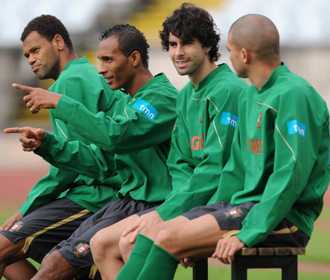 Fonseca, Liedson, Tiago y Pepe, poco antes del entrenamiento de Portugal de este lunes.