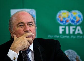 Blatter quiere coger el toro por los cuernos
