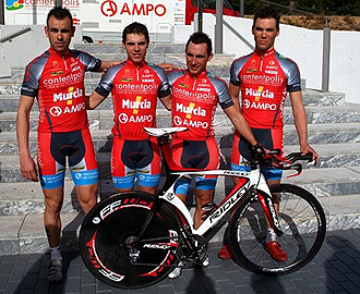 Pedro José Vera, el primero por la izquierda, el día de la presentación del equipo murciano esta temporada junto a Eloy Teruel, Claudio Casas y Sergio Domínguez
