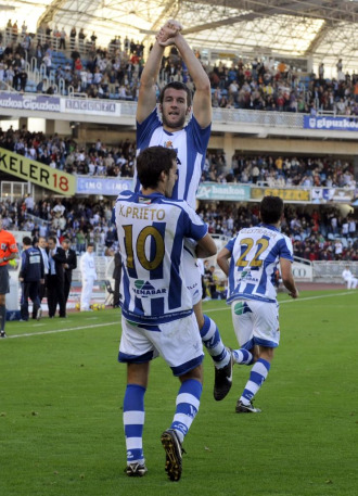 Agirretxe celebra su gol la pasada jornada ante el Cartagena.