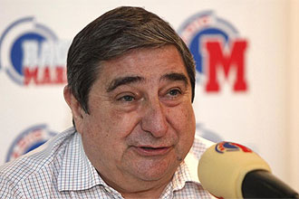 Augusto Csar Lendoiro, presidente del Deportivo, ante los micrfonos de Radio MARCA