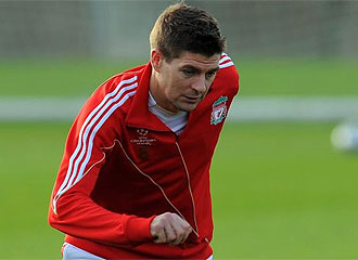 Steven Gerrard, durante un entrenamiento.