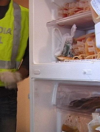 La Guardia Civil descubri en Madrid un laboratorio con grandes cantidades de bolsas de sangre