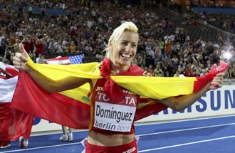 Marta Domnguez, celebrando su victoria en el Mundial de Berln.
