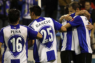 Jugadores del Hrcules celebran uno de los goles al Girona