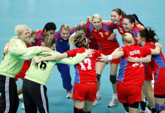 Las jugadoras de la seleccin rusa celebran su victoria