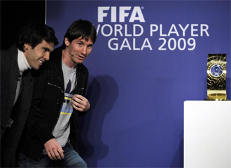 Kak y Messi, antes de la Gala FIFA.