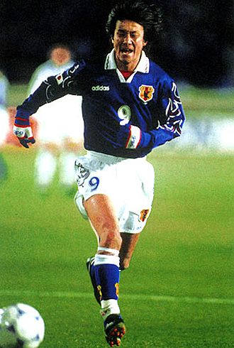 Nakayama marc el primer gol de Japn en un Mundial de ftbol... hace once aos en Francia'98