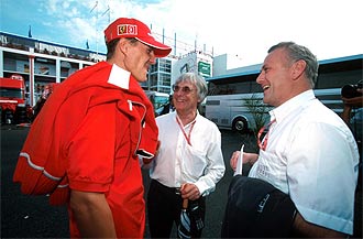 Ecclestone, junto a Schumacher, en una imagen de 2005