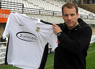 Goran Maric, presenta su nueva camiseta, la del Real Unin, que defender a partir de enero