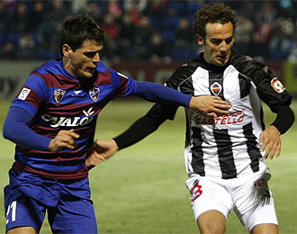 Echaide, en un partido con el Huesca