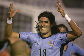 Abreu celebra un gol con Uruguay