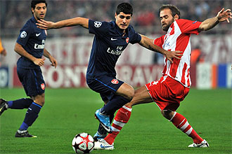 Fran Mrida, durante el partido de la Liga de Campeones que el Arsenal disput en Atenas contra el Olympiacos el pasado mes de diciembre