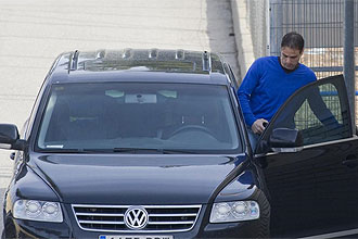 Lpez Vallejo se monta en su coche tras un entrenamiento del Zaragoza