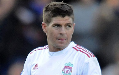 Steven Gerrard, en el momento en el que se lesion en la pierna derecha frente al Reading