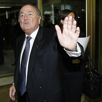 Blatter saluda a la cmara de MARCA