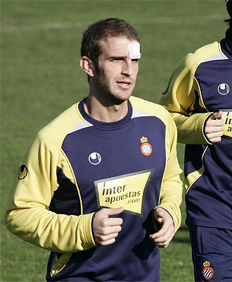 Ivn Alonso corre en un entrenamiento del Espanyol.