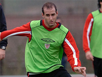 Ion Vlez, en un entrenamiento del Athletic.