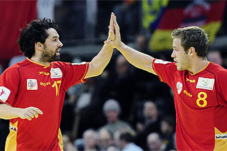 Juann Garca y Vctor Toms celebran un gol de Espaa.