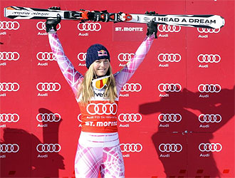 Lindsey Vonn celebra su victoria en Saint Moritz.