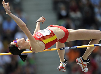 Ruth Beitia, durante un salto en los Mundiales de Berln