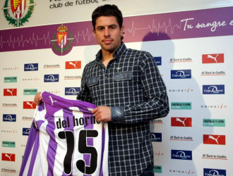 Del Horno posa con la camiseta del Valladolid.