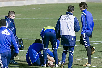 Ral Goni en el momento de su lesin en el entrenamiento del Zaragoza