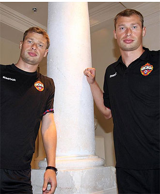 Los hermanos Berezutski, jugadores del CSKA, en una imagen de archivo