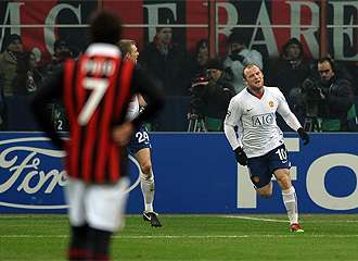 Rooney celebra uno de sus tantos