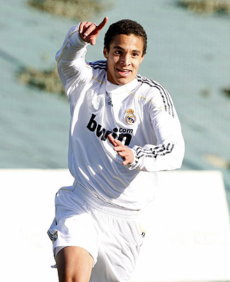 Rodrigo celebrando un gol con el Castilla