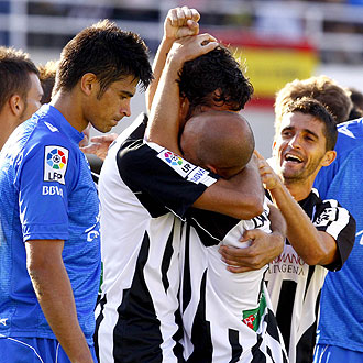 Los jugadores del Cartagena celebran un gol en el partido de la primera vuelta