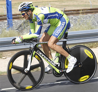 Basso, durante una crono en la Vuelta a Espaa