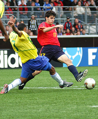 Cesc, en la final del Mundial sub 17 de Finlandia en 2003, primer torneo internacional que se jugó sobre césped artificial