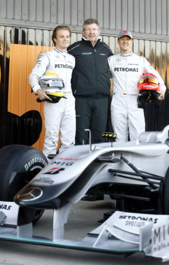 Rosberg, Brawn y Schumacher, en la presentacin del Mercedes GP de esta temporada