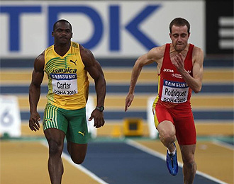 ngel David Rodrguez corre junto al jamaicano Carter.