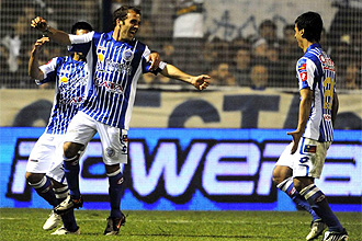 Federico Higuan celebra un gol