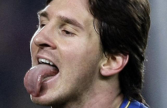Messi celebrando uno de sus goles al Stuttgart