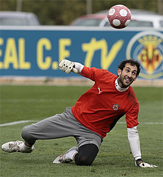 Diego Lpez, en un entrenamiento del Villarreal