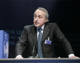 El presidente de la federacin italiana, Giancarlo Abete, durante un acto de la UEFA.