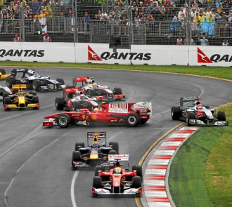 La salida del Gran Premio de Australia, con el trompo de Alonso